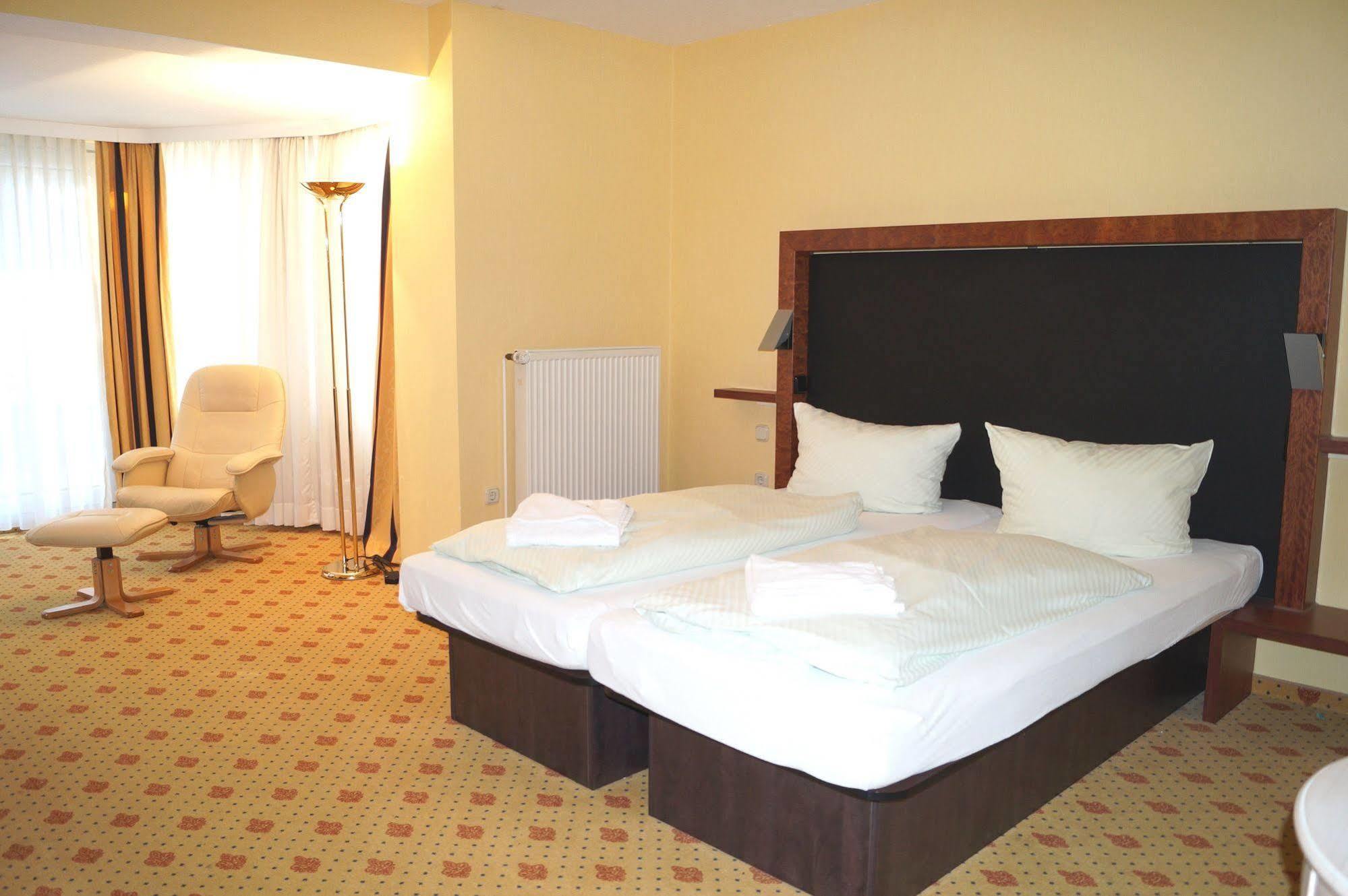 Regiohotel Germania Am Kurpark 巴特哈尔茨堡 外观 照片